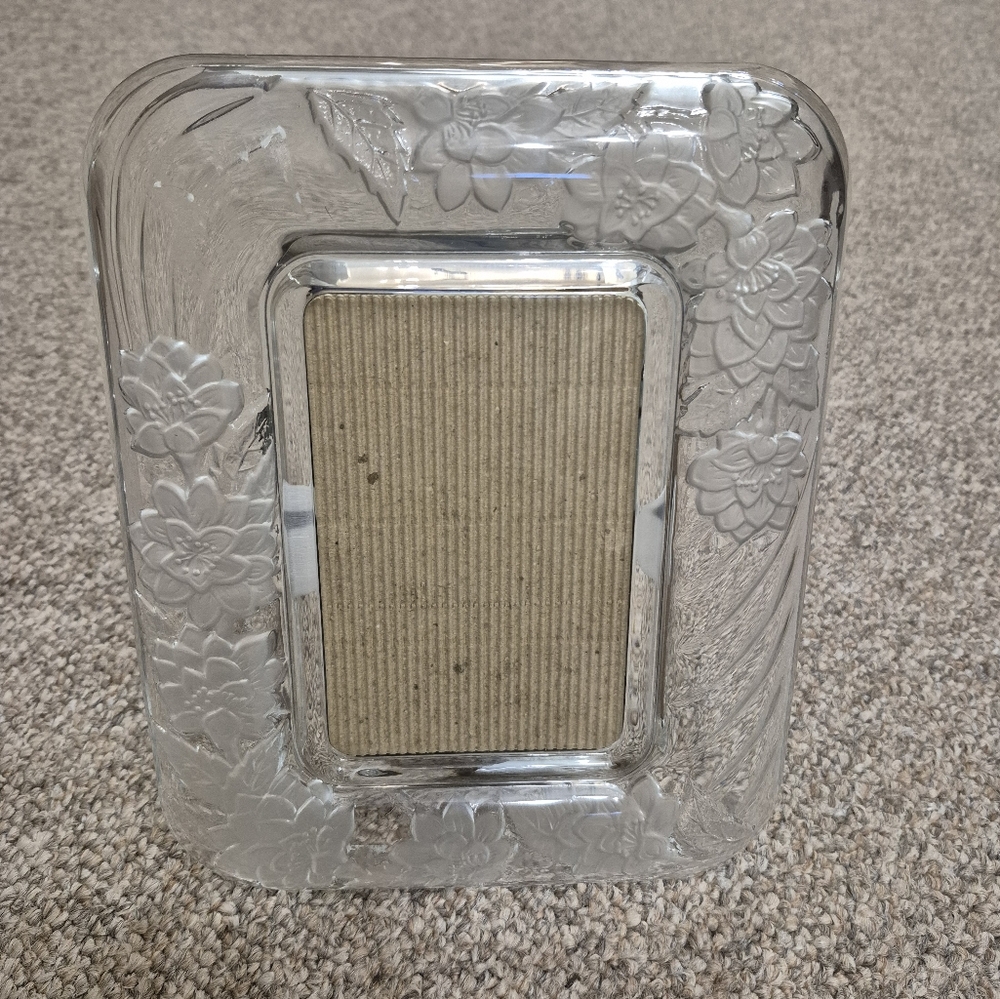 Crystal Clear Signatures Japan Elegant Floral Design Glass Photo Frame 4x6